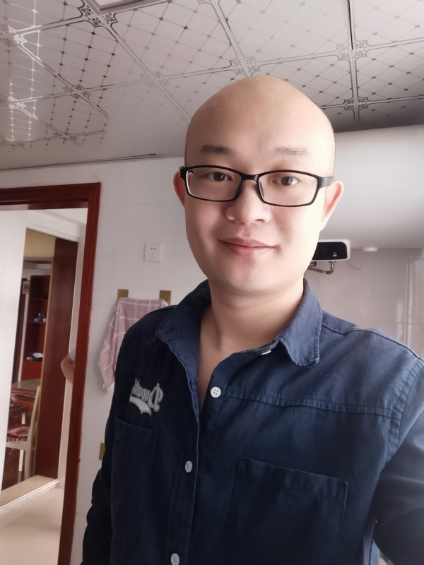 凝望远方的第一张照片--唐山相亲服务中心