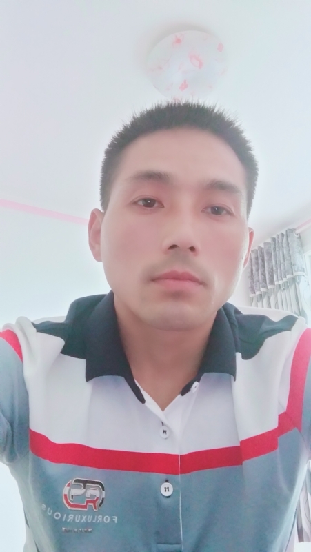 染红尘世的第一张照片--唐山相亲服务中心