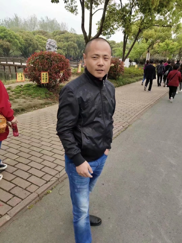 傻子的第一张照片--唐山相亲服务中心