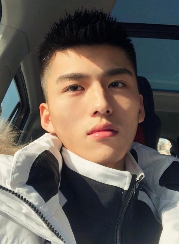 飞翔的第一张照片--唐山相亲服务中心