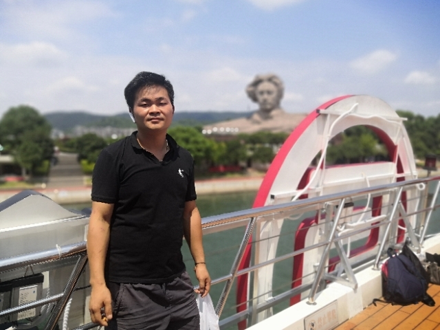 龙的传人的第一张照片--唐山相亲服务中心