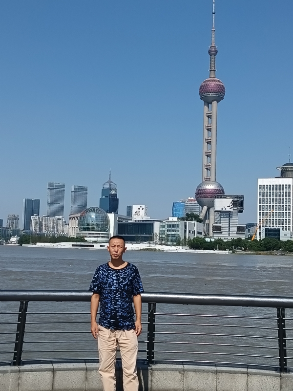 伪装浪漫的第一张照片--唐山相亲服务中心