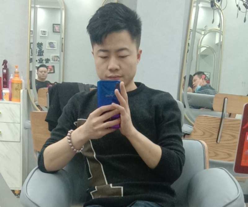 无法自拔的第一张照片--唐山相亲服务中心