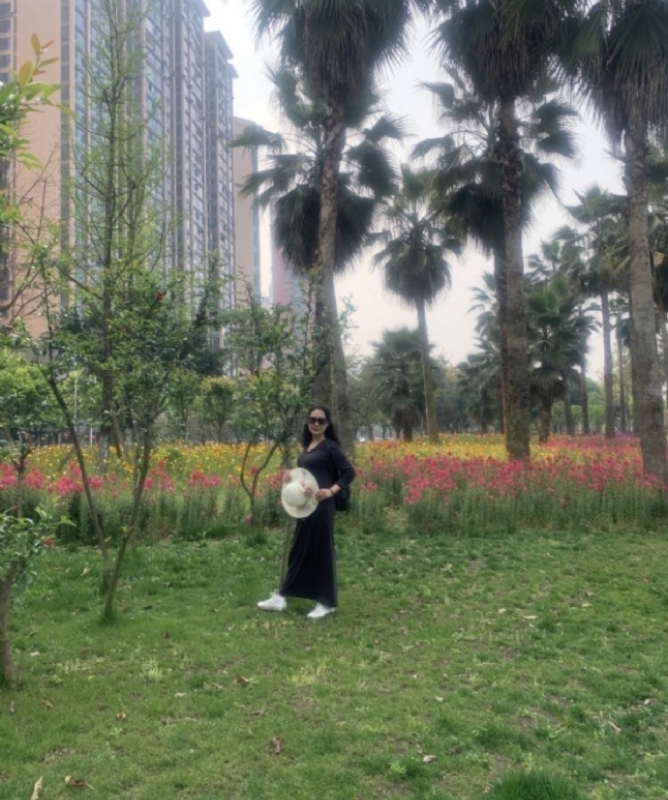 粉墨登场的第一张照片--唐山相亲服务中心