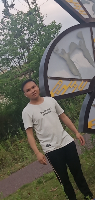 愉快的阳光的第一张照片--唐山相亲服务中心