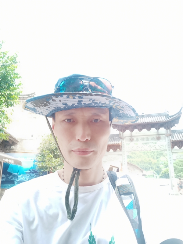 童群海的第一张照片--唐山相亲服务中心