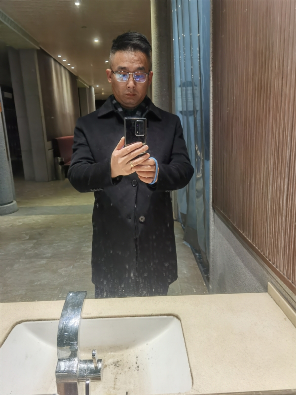 孤独尘埃的第一张照片--唐山相亲服务中心