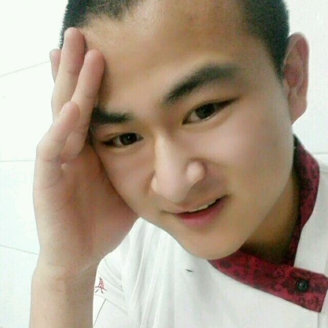 人潮拥挤的第一张照片--唐山相亲服务中心