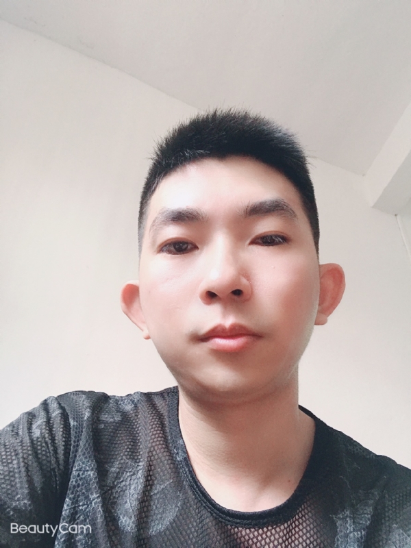 诚恳的第一张照片--唐山相亲服务中心