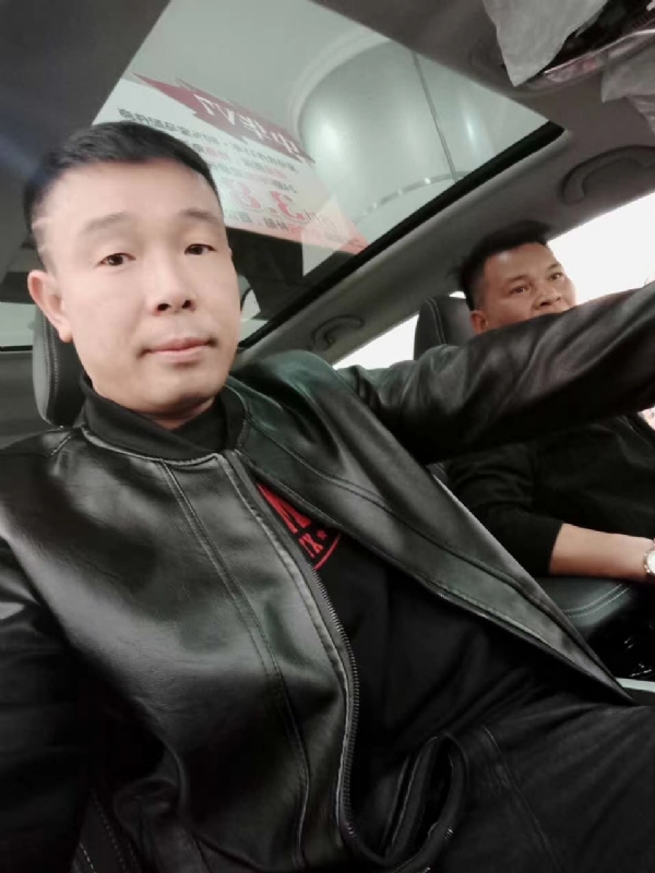 醉红尘的第一张照片--唐山相亲服务中心