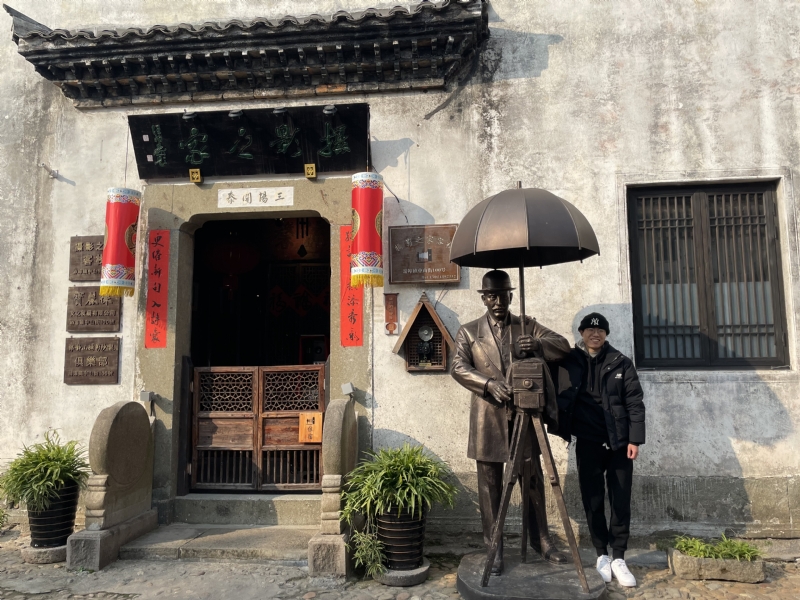 喝可乐的猫的第一张照片--唐山相亲服务中心