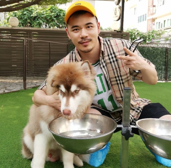 坚持的第一张照片--唐山相亲服务中心