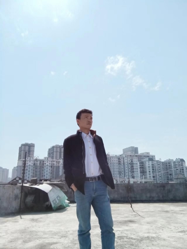 蓝色心情的第一张照片--唐山相亲服务中心