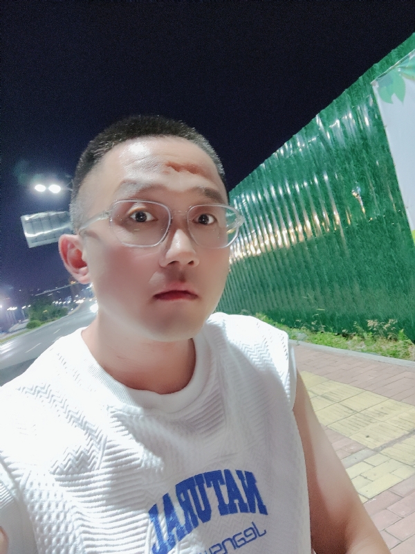 清风烈酒的第一张照片--唐山相亲服务中心