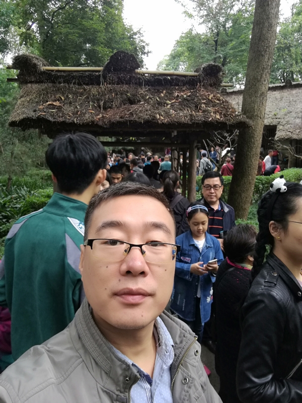 撑起一片天的第一张照片--唐山相亲服务中心