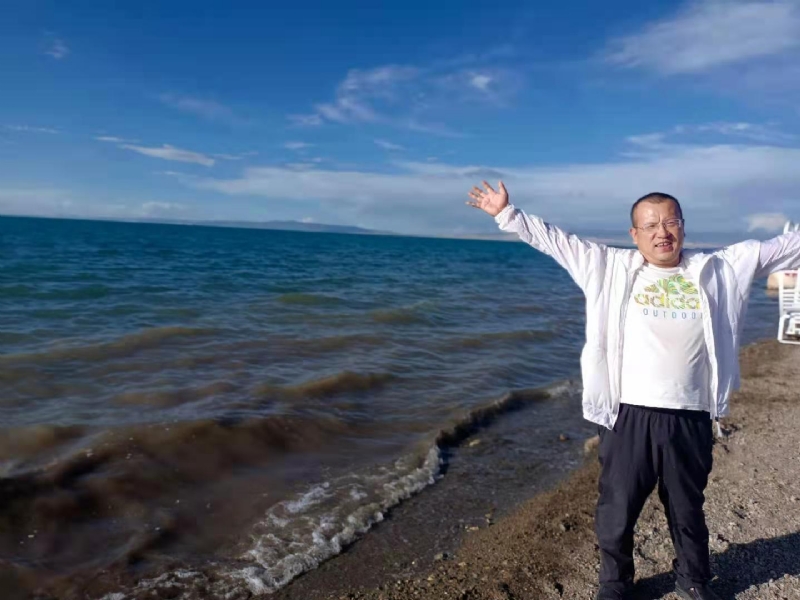 蜜蜂的第一张照片--唐山相亲服务中心