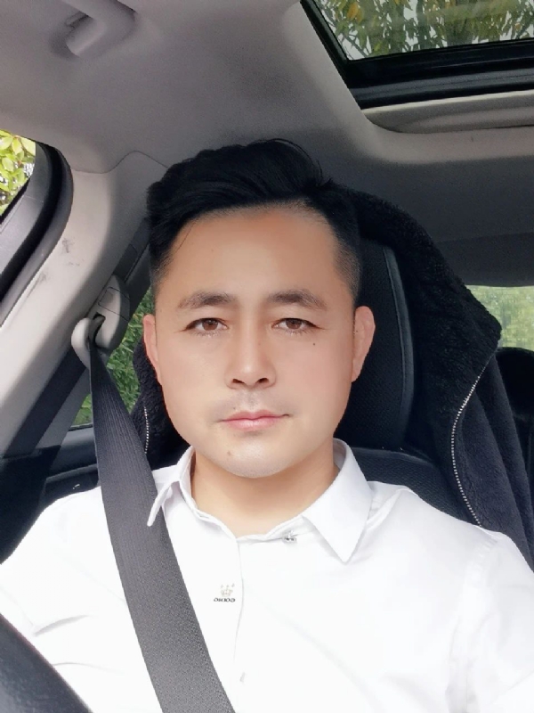 阿华大人的第一张照片--唐山相亲服务中心