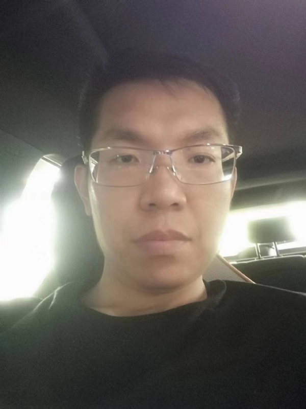 小黑包的第二张照片--唐山相亲服务中心