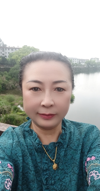 雨中情的第一张照片--唐山相亲服务中心