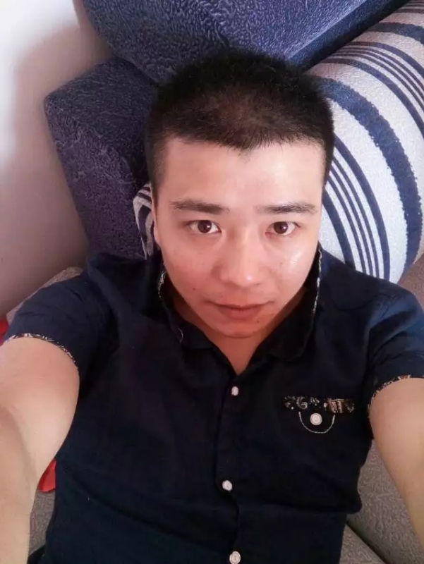 漫步的面包的第一张照片--唐山相亲服务中心