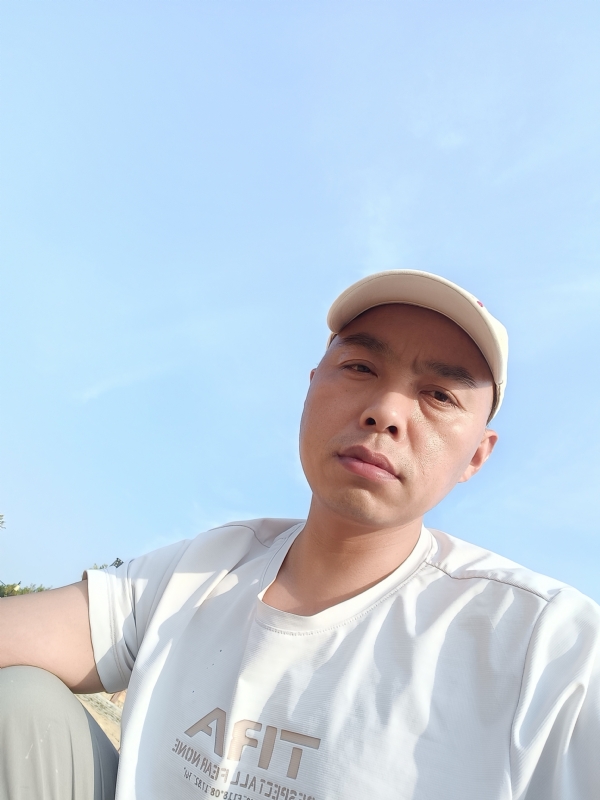 哥哥的第一张照片--唐山相亲服务中心