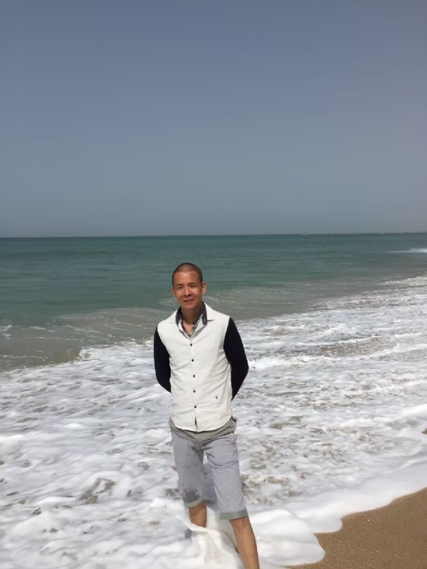 飞雪飘零的第二张照片--唐山相亲服务中心