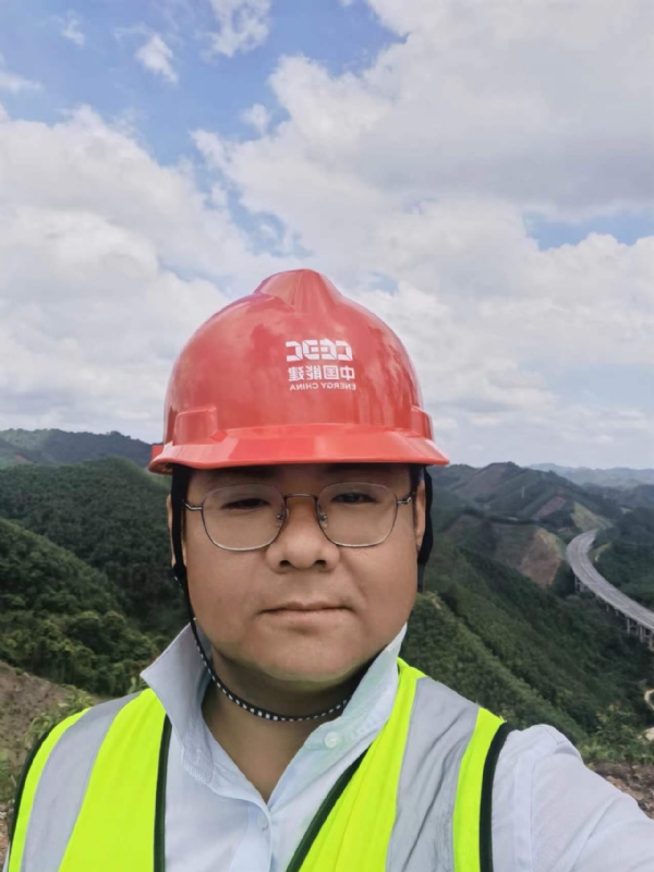 冰城小土匪的第一张照片--唐山相亲服务中心