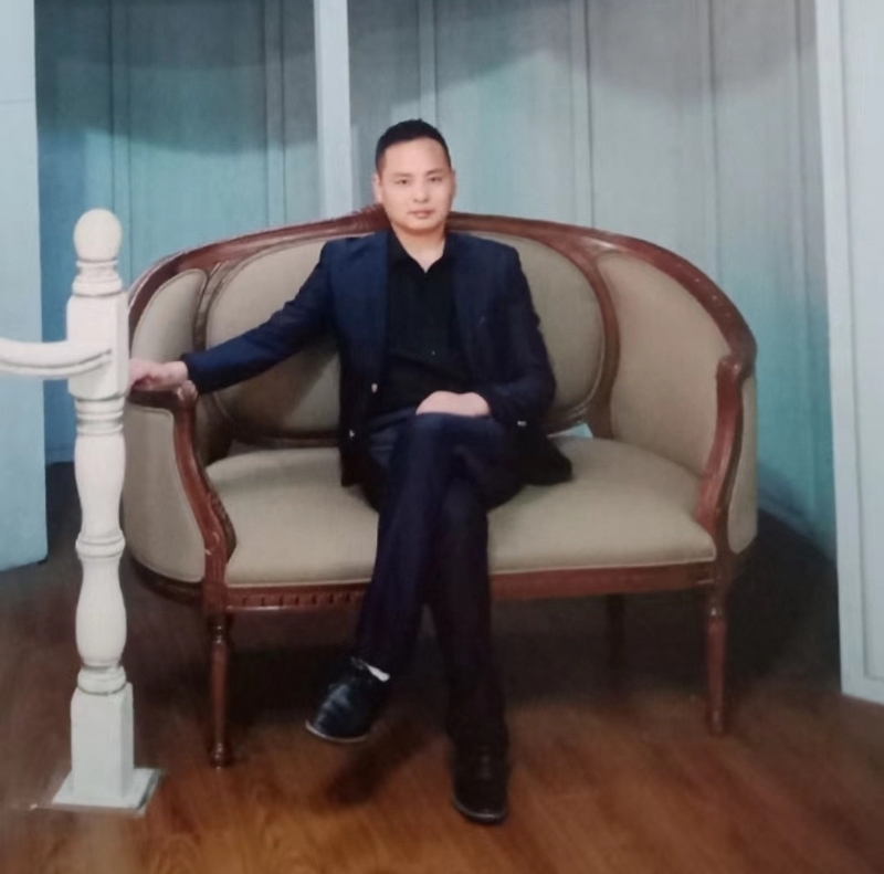 龙行天下的第二张照片--唐山相亲服务中心