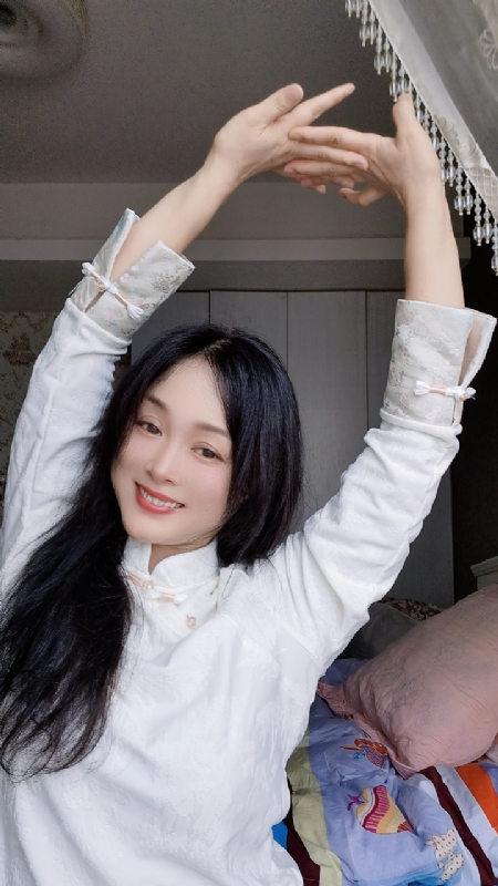 伊伊的第三张照片--唐山相亲服务中心