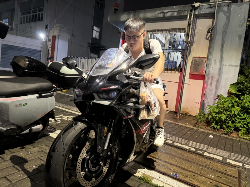 Uhiii的第一张照片--唐山相亲服务中心