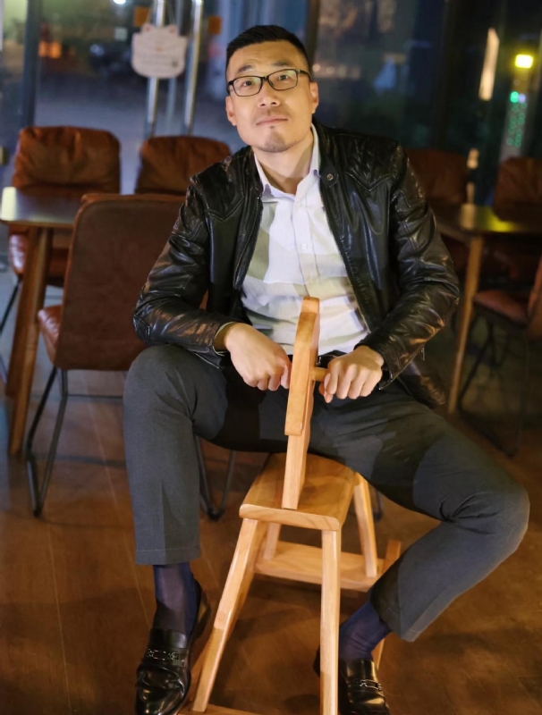 Lee的第一张照片--唐山相亲服务中心