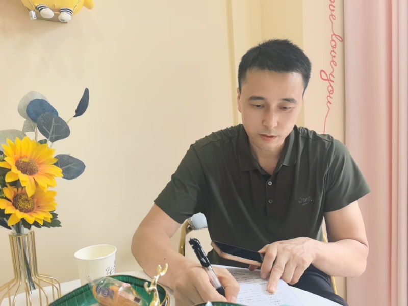 笑看一切的第二张照片--唐山相亲服务中心