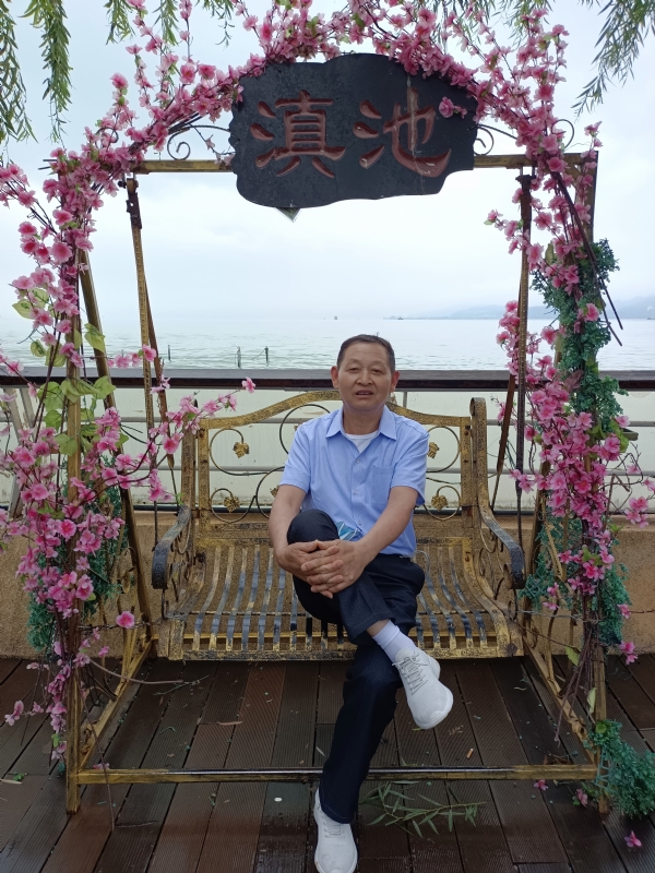 奋斗的第二张照片--唐山相亲服务中心