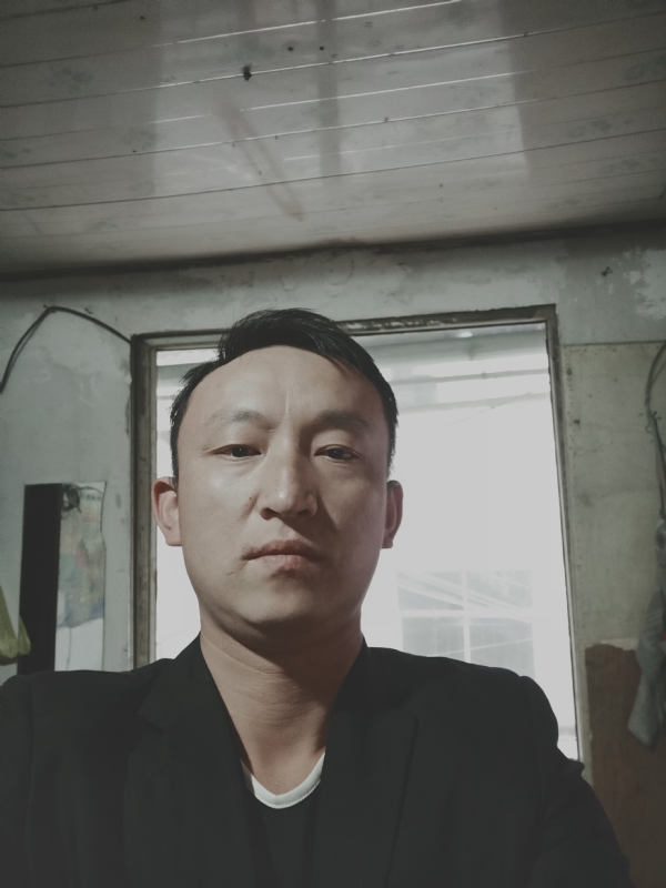 放弃爱你的第一张照片--唐山相亲服务中心