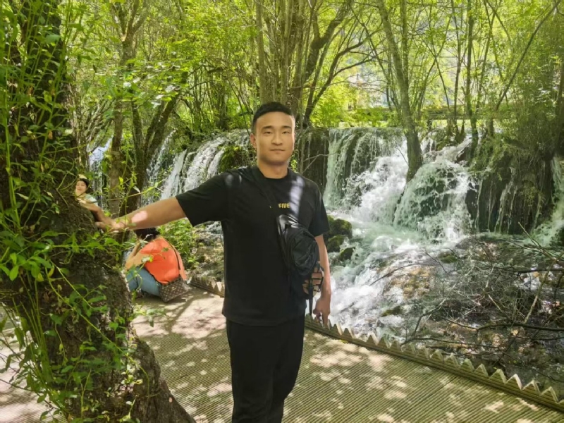 不管多累的第一张照片--唐山相亲服务中心