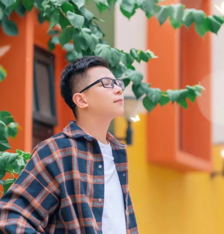 版本之子的第一张照片--唐山相亲服务中心